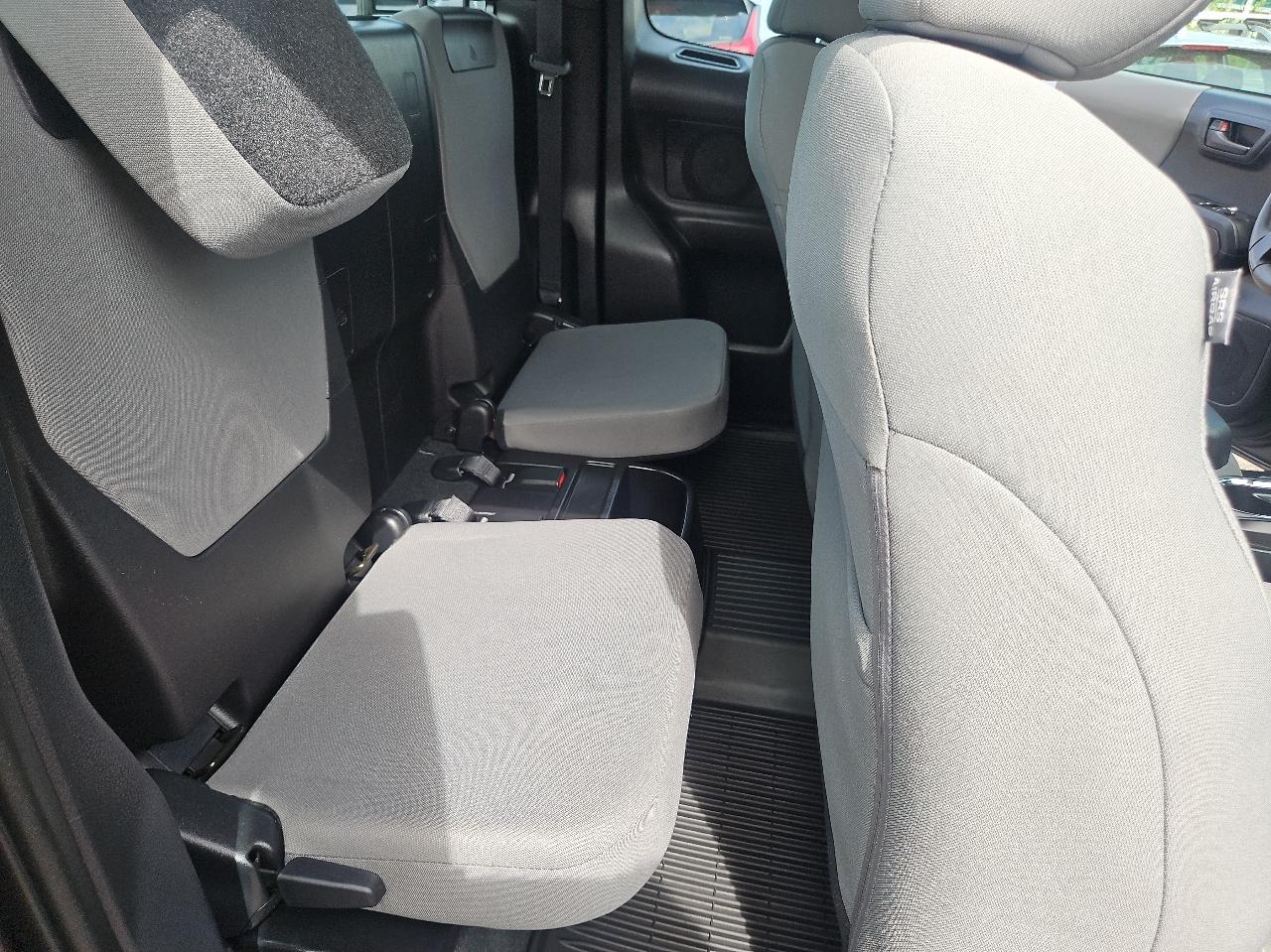 Toyota Tacoma 4WD Access Cab I4 AT SR (Natl) 2018