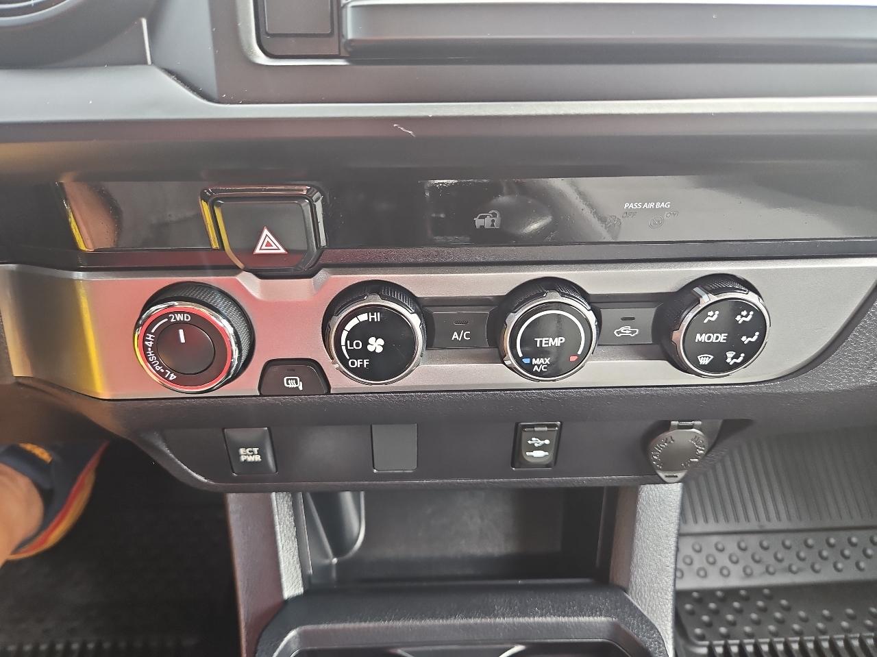 Toyota Tacoma 4WD Access Cab I4 AT SR (Natl) 2018