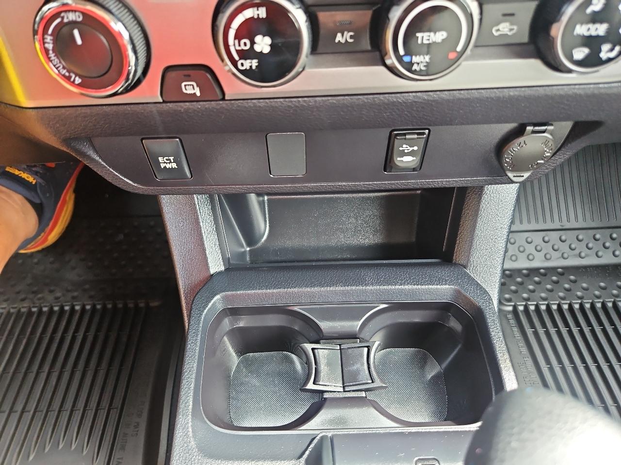 Toyota Tacoma 4WD Access Cab I4 AT SR (Natl) 2018