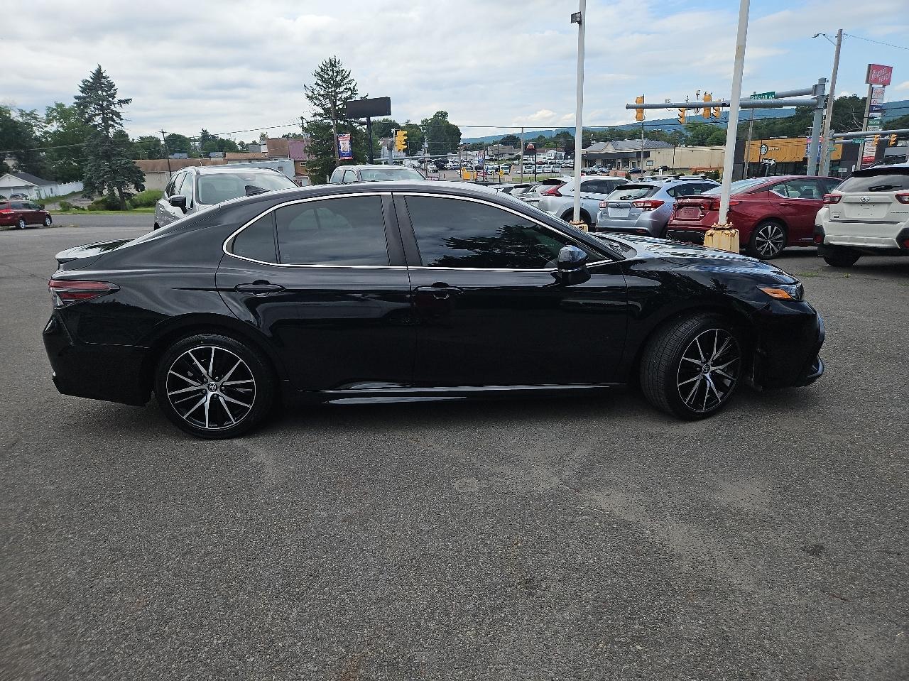 Toyota Camry 4dr Sdn SE Auto (Natl) 2023