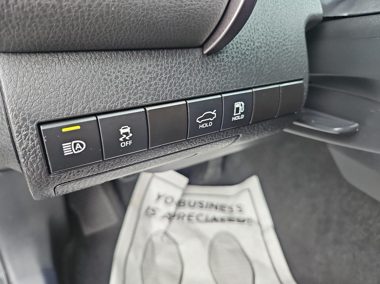 Toyota Camry 4dr Sdn SE Auto (Natl) 2023