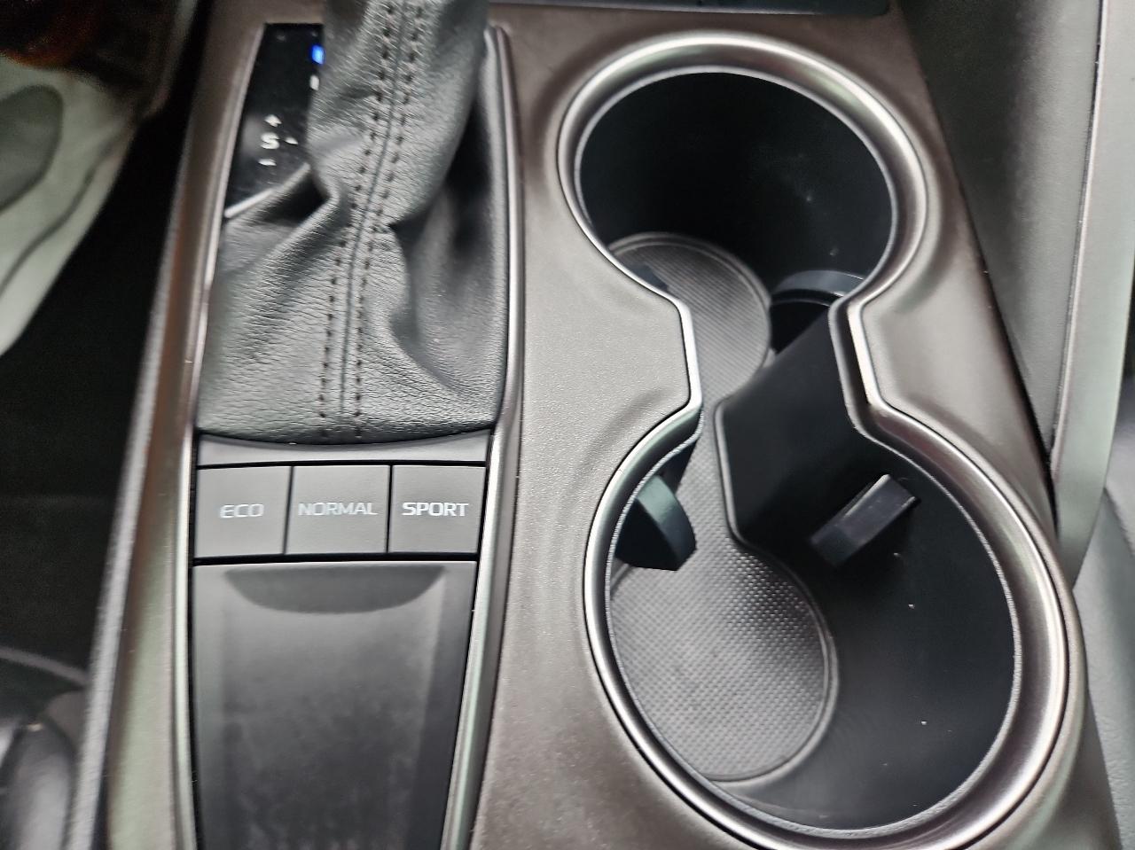 Toyota Camry 4dr Sdn SE Auto (Natl) 2023