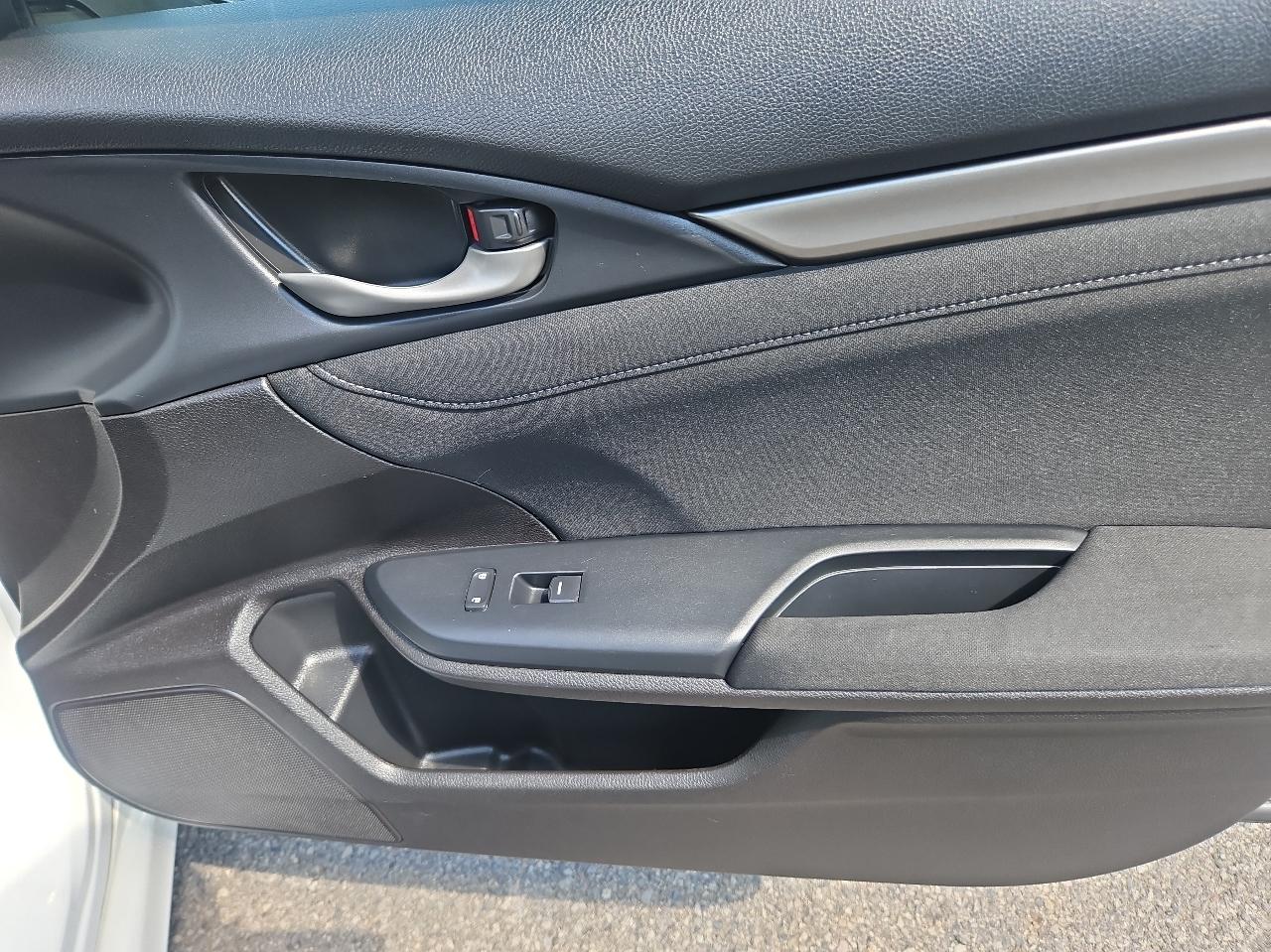 Honda Civic Hatchback EX CVT 2020