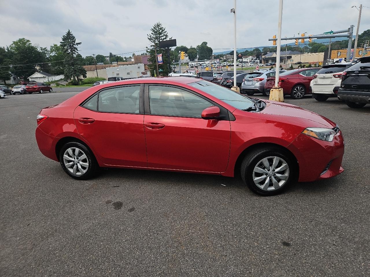 Toyota Corolla 4dr Sdn Auto LE (Natl) 2016