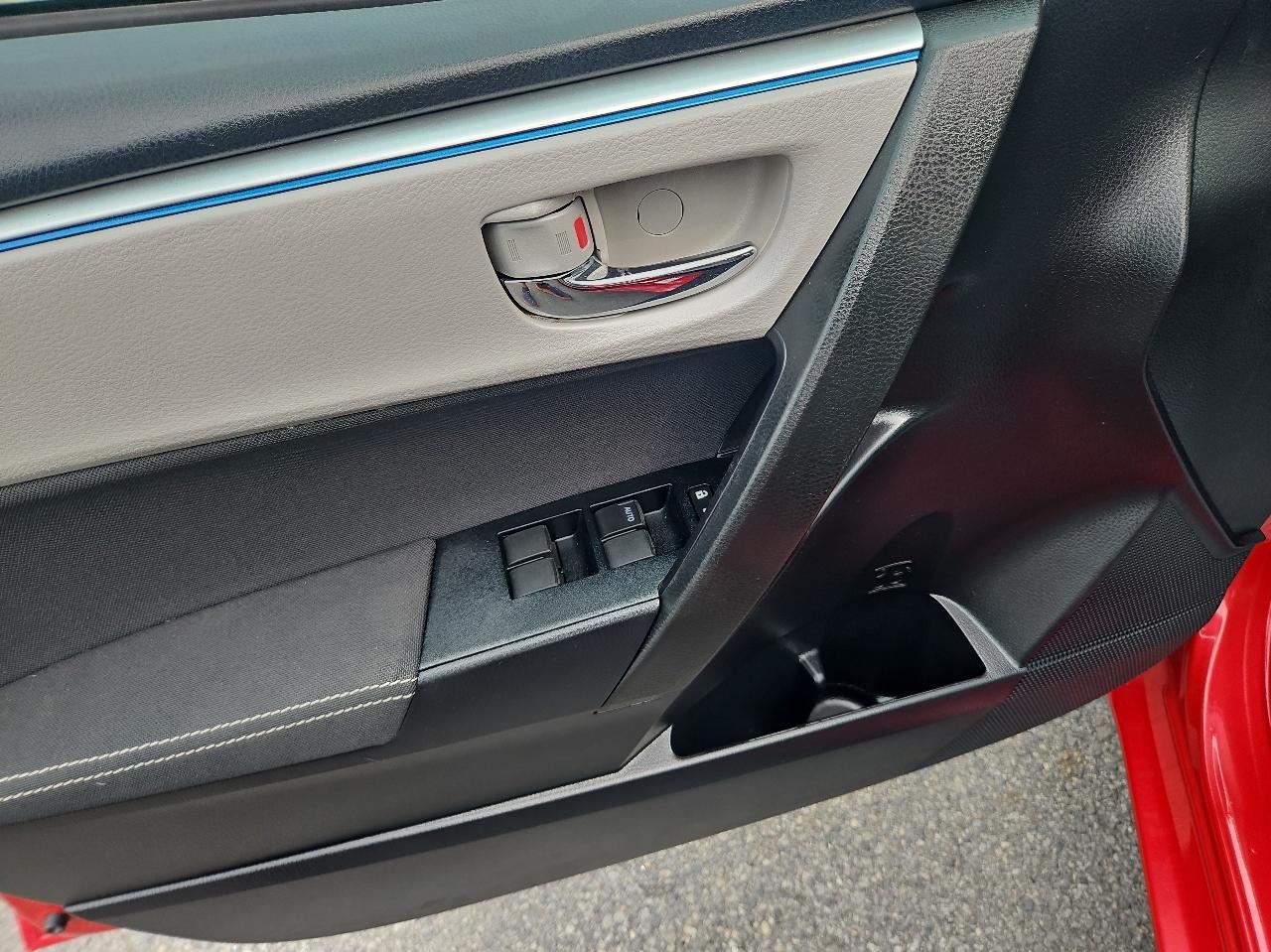 Toyota Corolla 4dr Sdn Auto LE (Natl) 2016