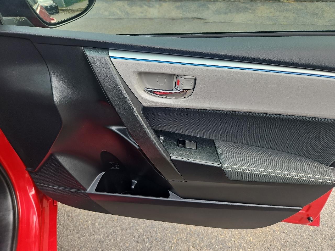Toyota Corolla 4dr Sdn Auto LE (Natl) 2016