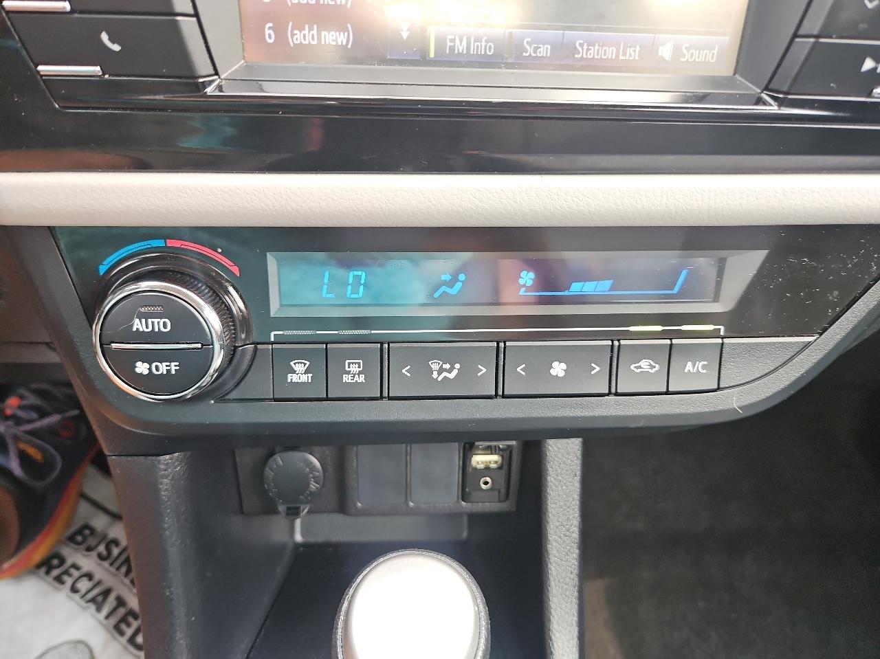 Toyota Corolla 4dr Sdn Auto LE (Natl) 2016