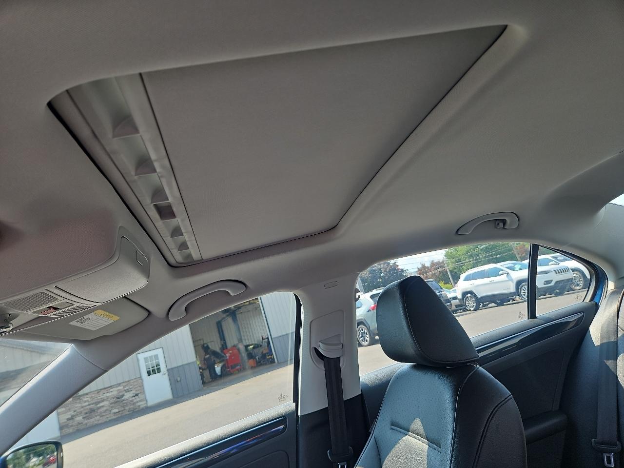 Volkswagen Jetta 1.8T SEL Auto 2017