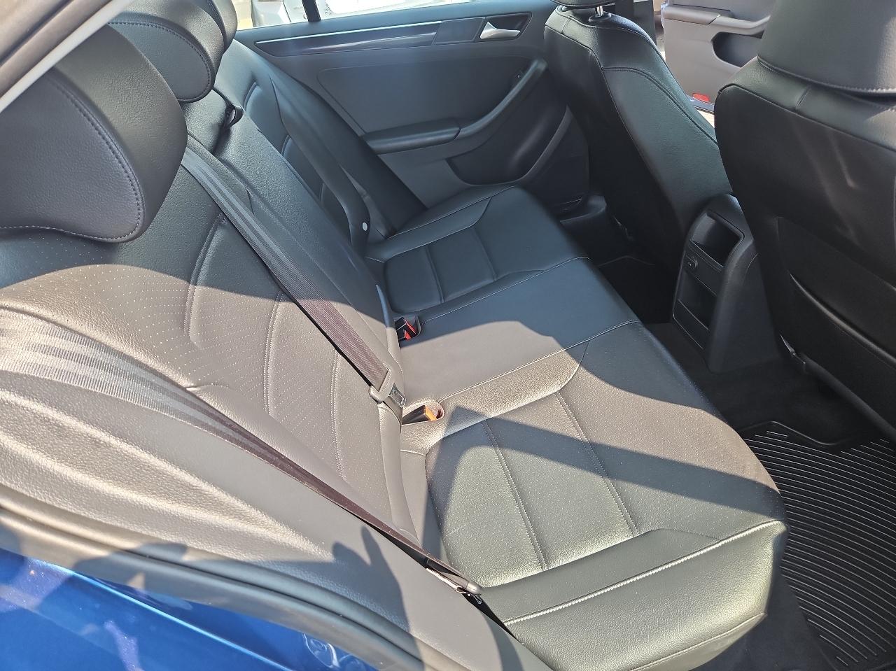 Volkswagen Jetta 1.8T SEL Auto 2017