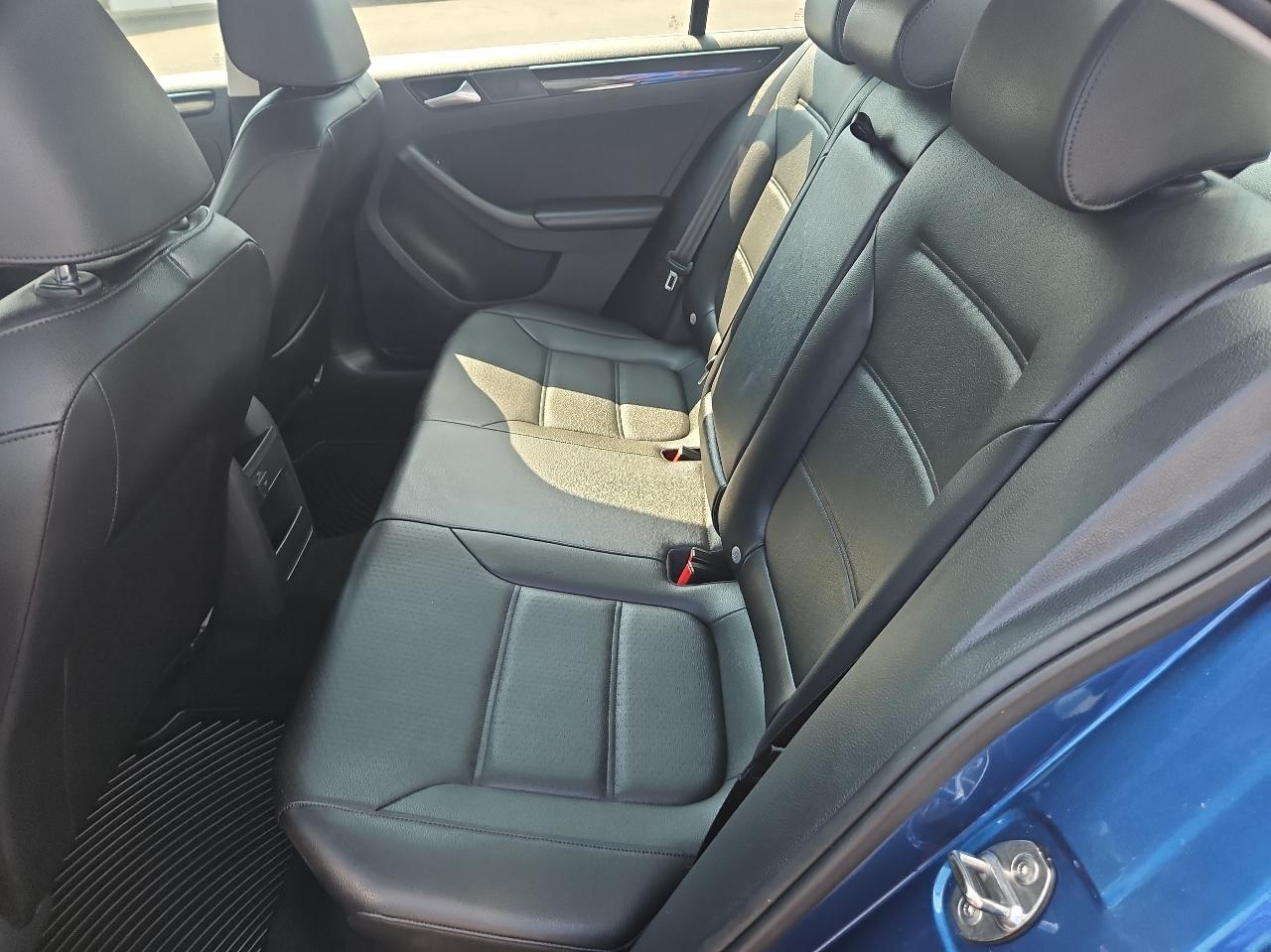 Volkswagen Jetta 1.8T SEL Auto 2017