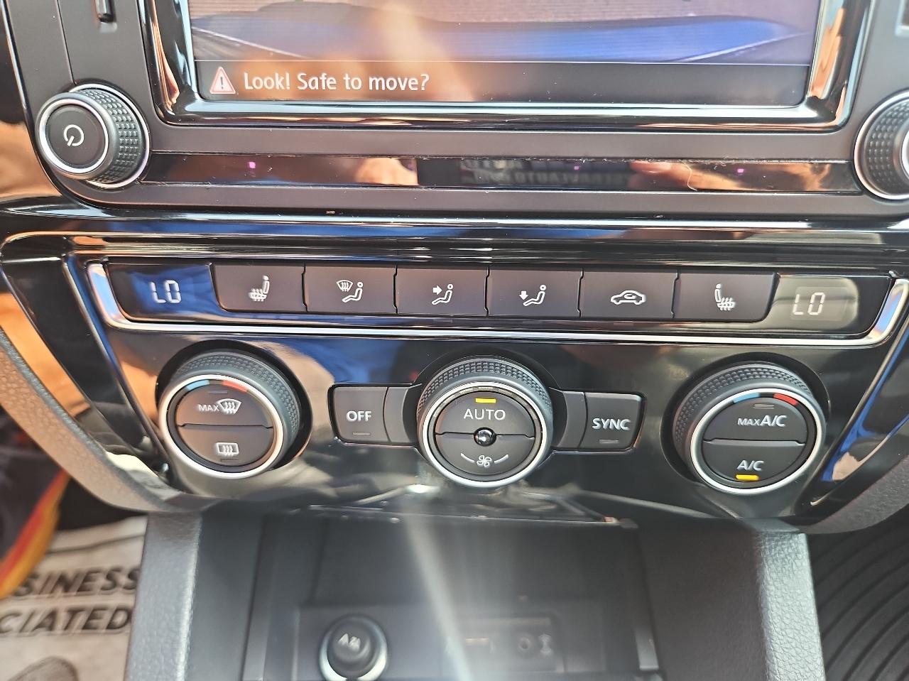 Volkswagen Jetta 1.8T SEL Auto 2017