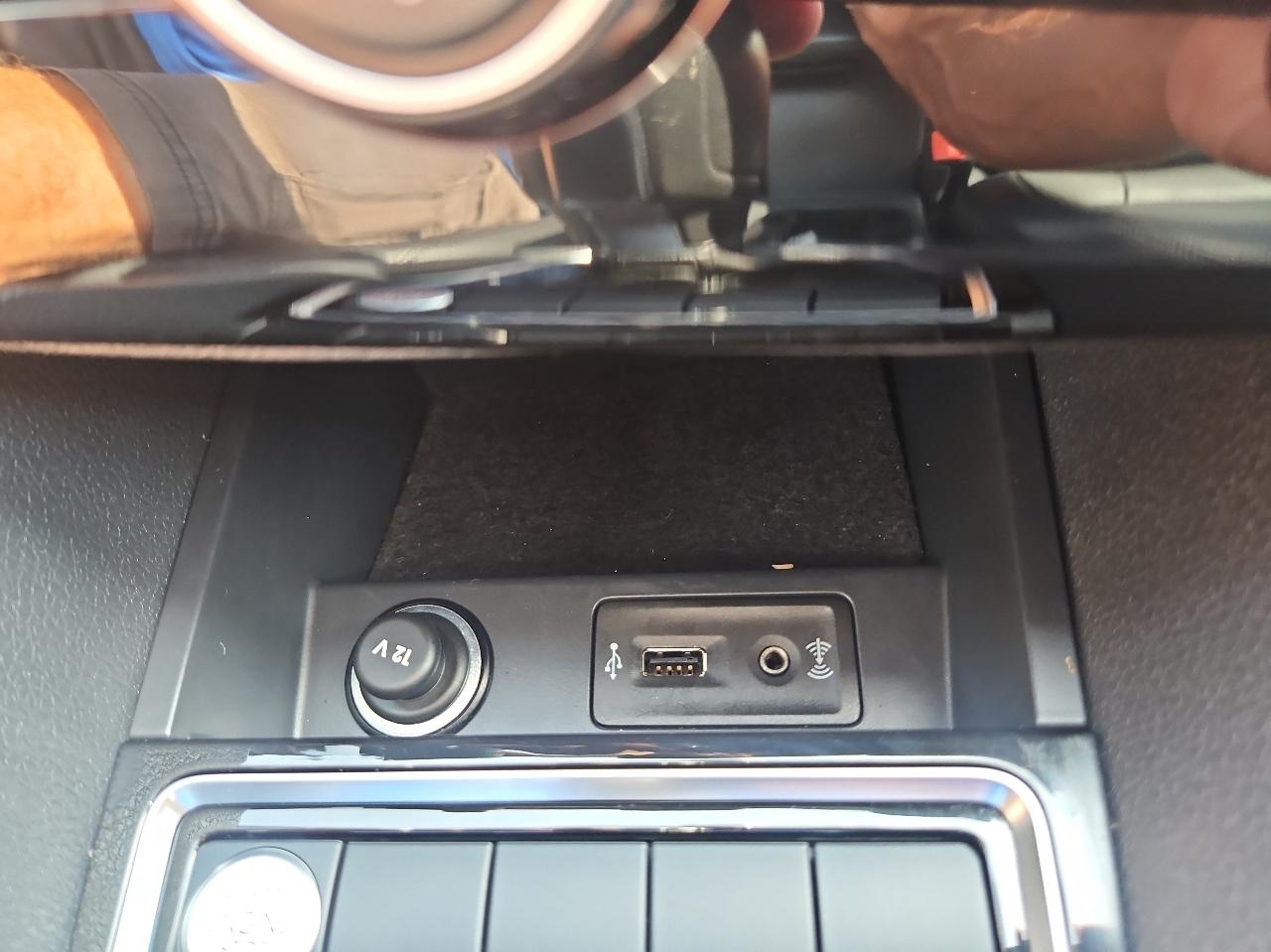 Volkswagen Jetta 1.8T SEL Auto 2017