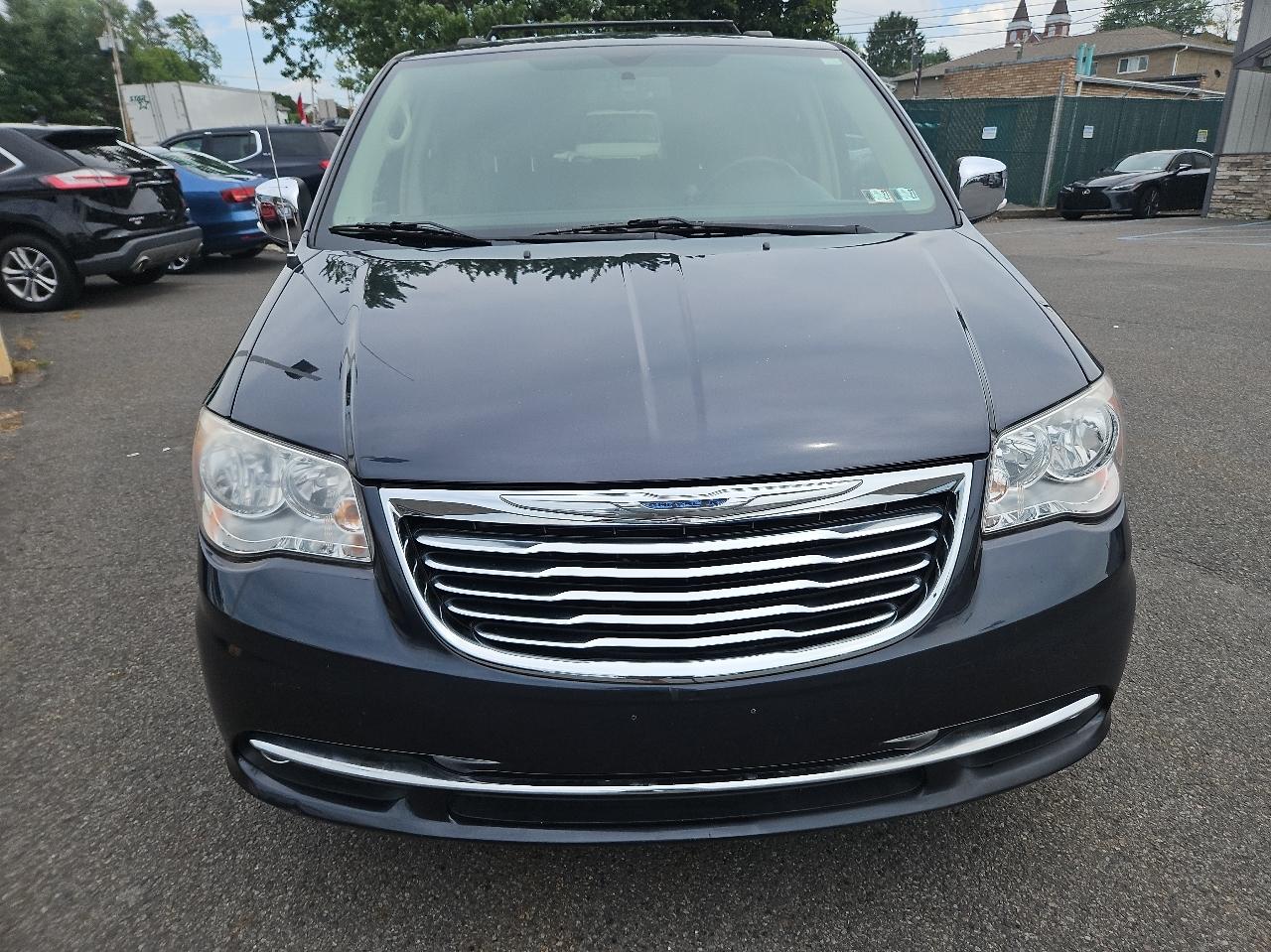 Chrysler Town & Country 4dr Wgn Touring-L 2014