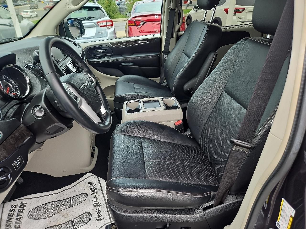 Chrysler Town & Country 4dr Wgn Touring-L 2014