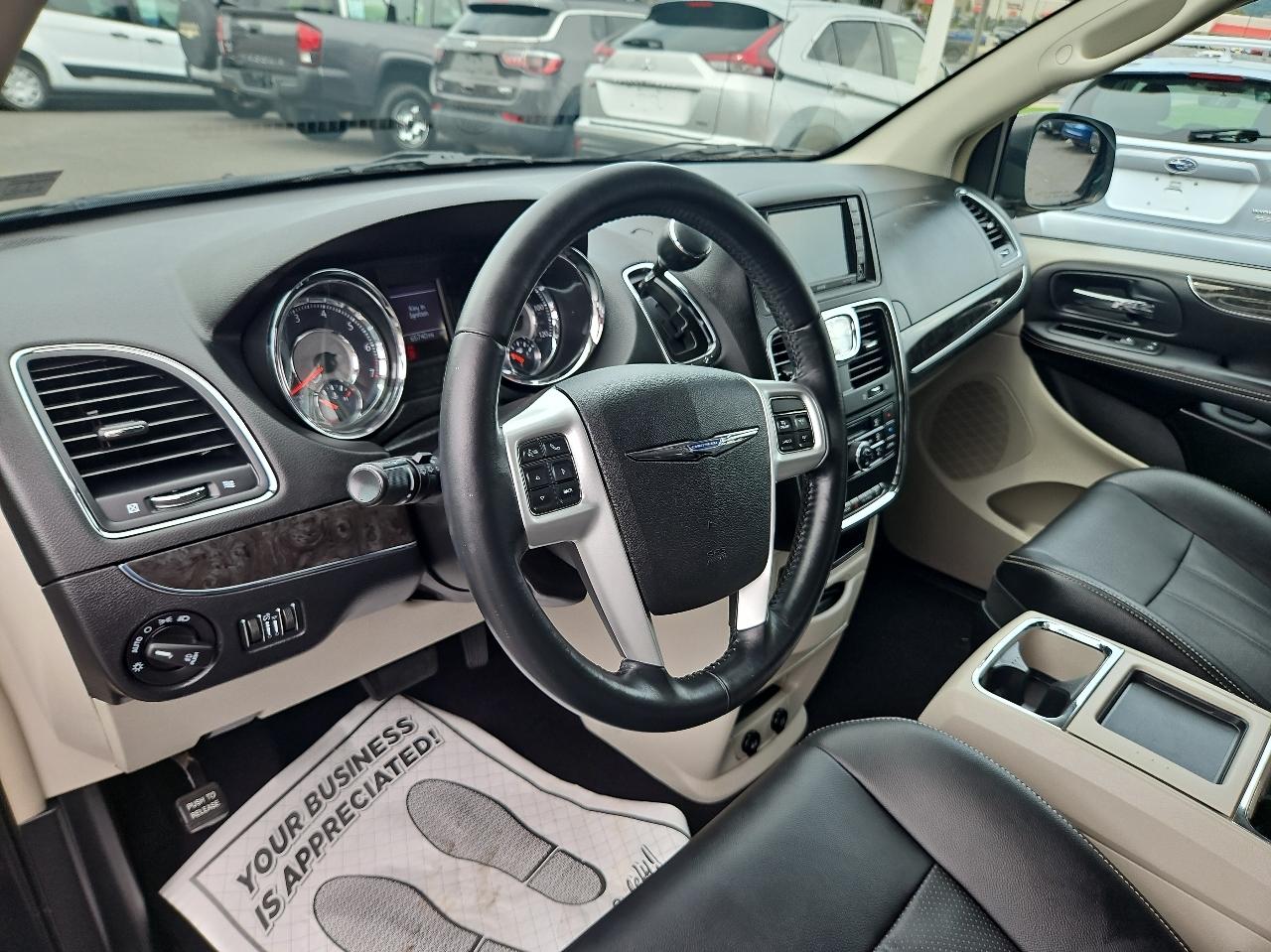 Chrysler Town & Country 4dr Wgn Touring-L 2014