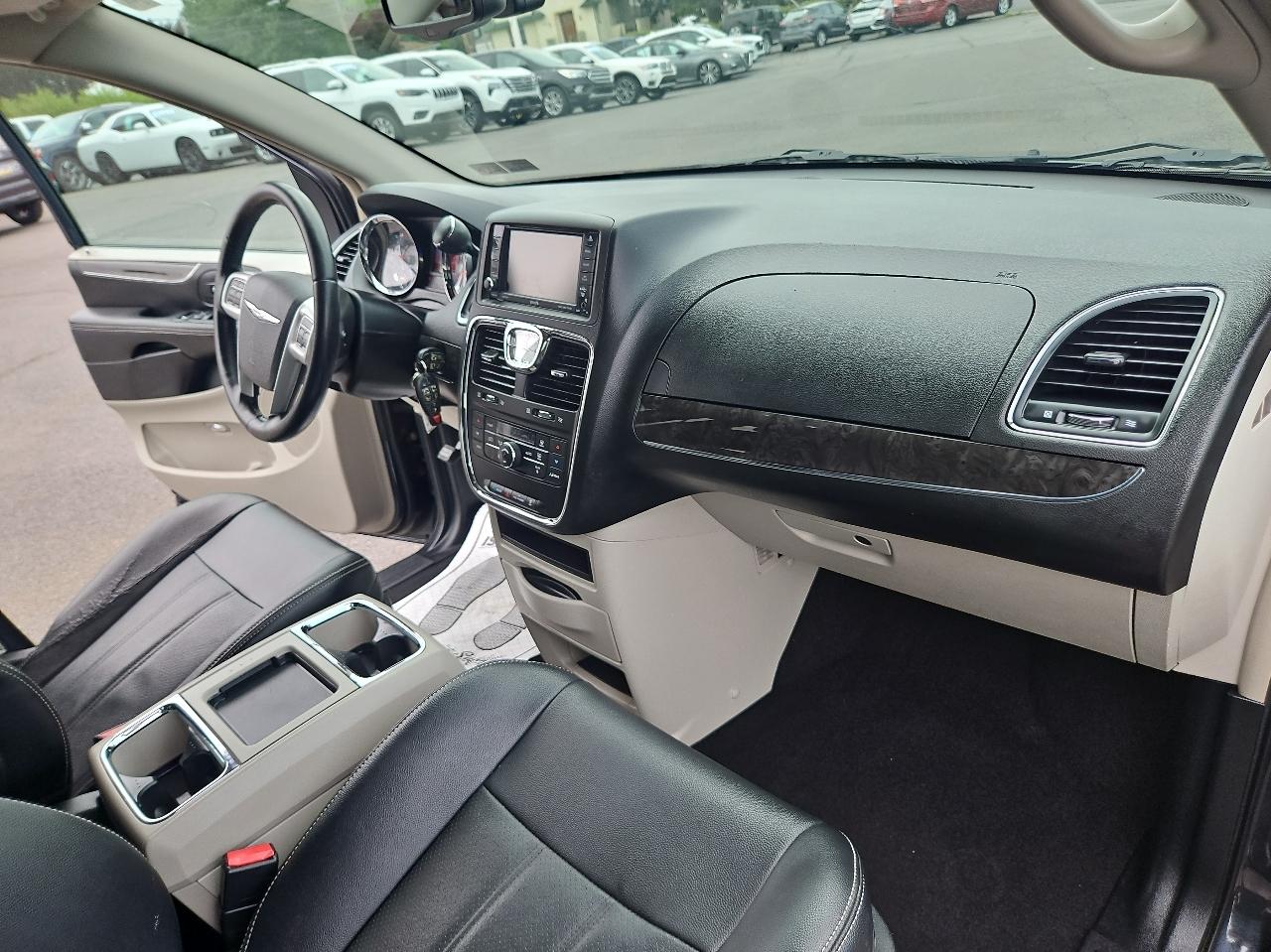 Chrysler Town & Country 4dr Wgn Touring-L 2014
