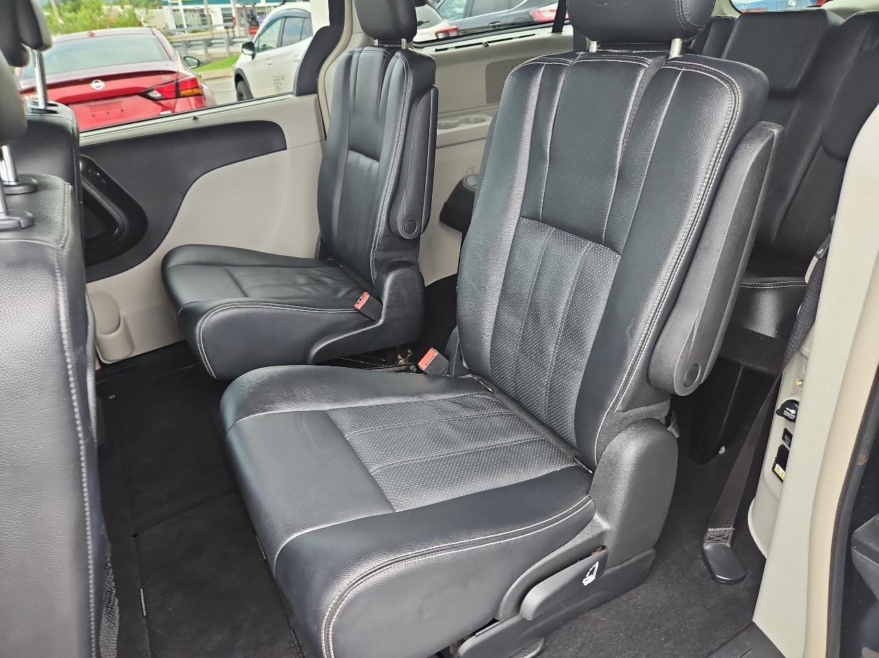 Chrysler Town & Country 4dr Wgn Touring-L 2014