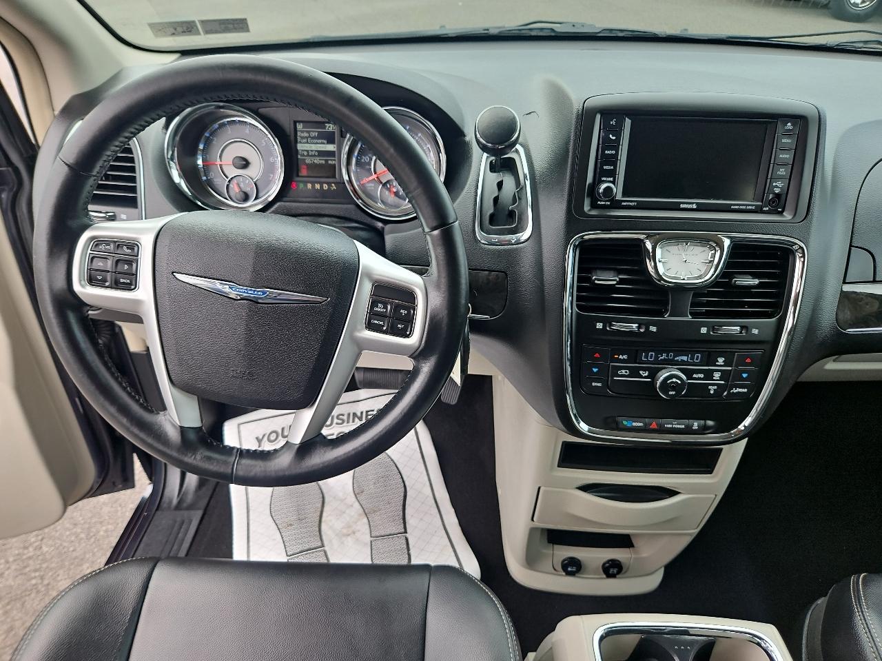 Chrysler Town & Country 4dr Wgn Touring-L 2014