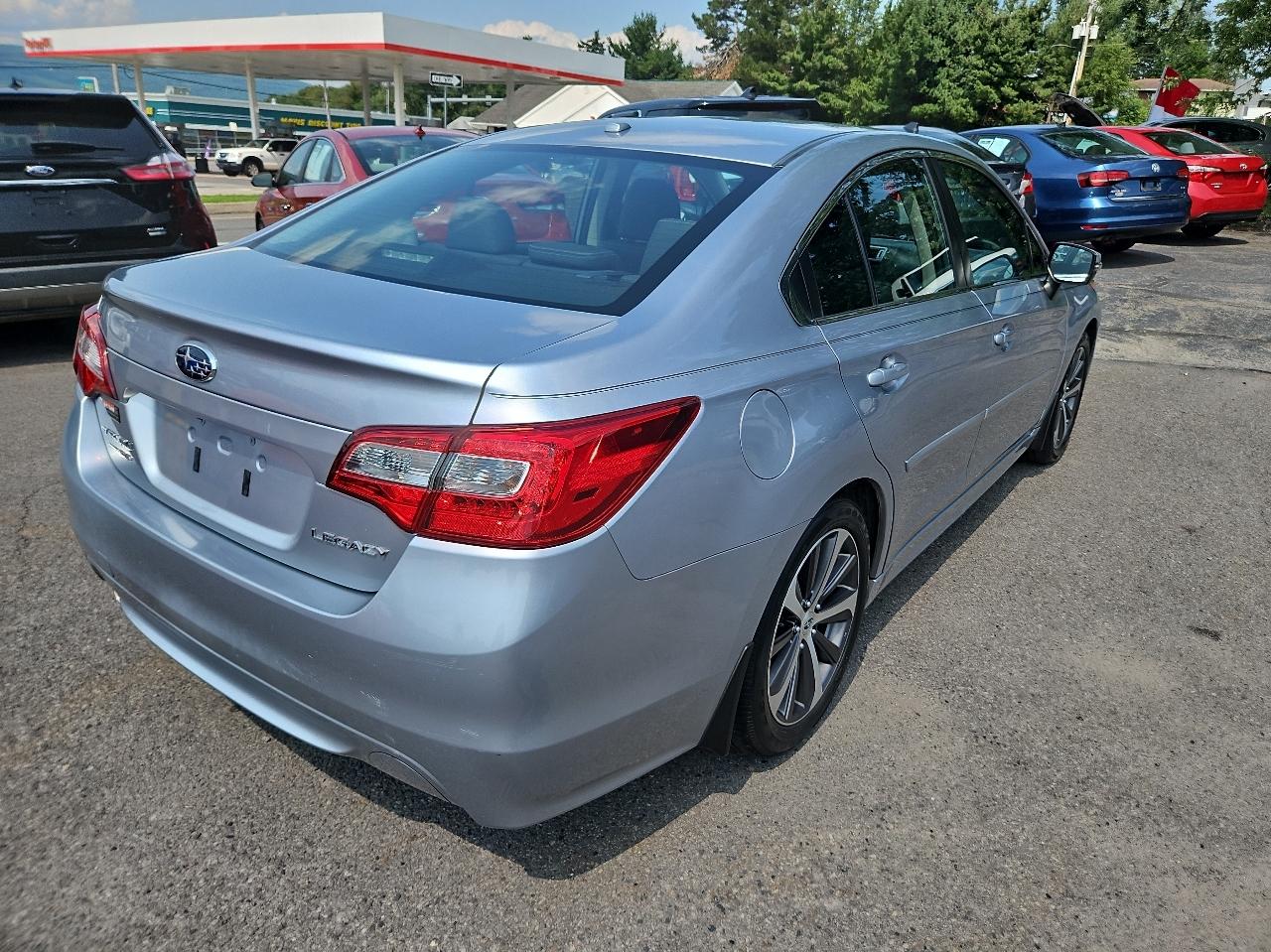 Subaru Legacy 4dr Sdn 2.5i Limited PZEV 2015