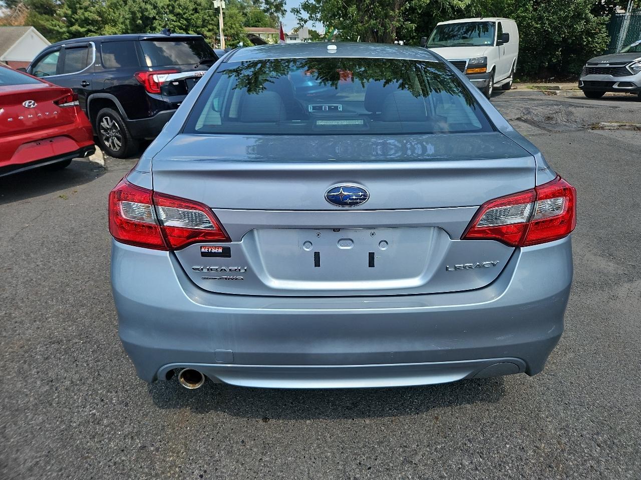Subaru Legacy 4dr Sdn 2.5i Limited PZEV 2015