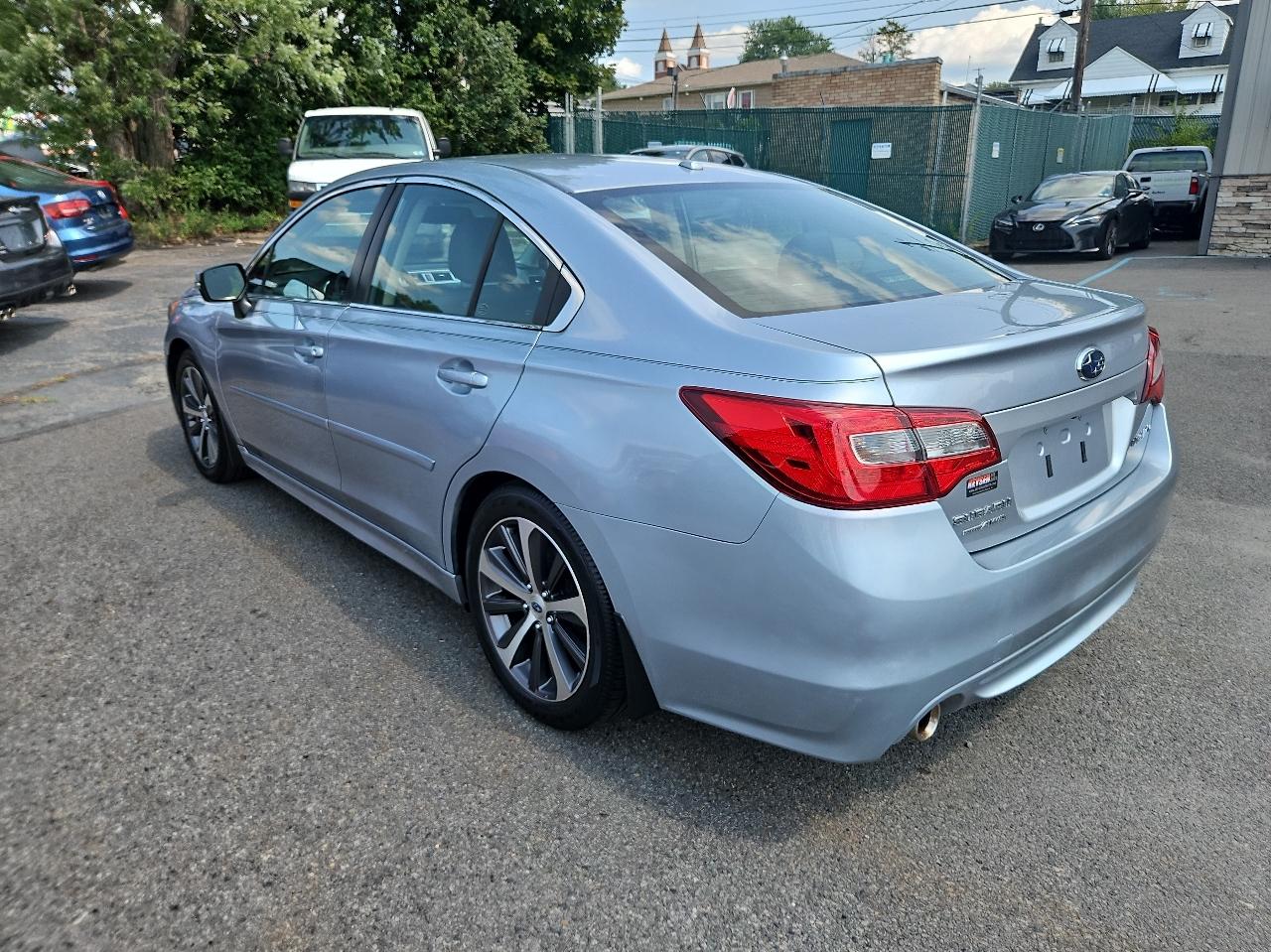 Subaru Legacy 4dr Sdn 2.5i Limited PZEV 2015