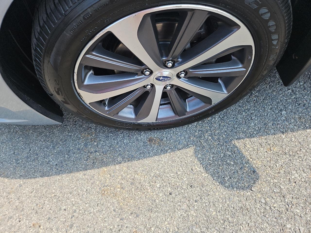 Subaru Legacy 4dr Sdn 2.5i Limited PZEV 2015