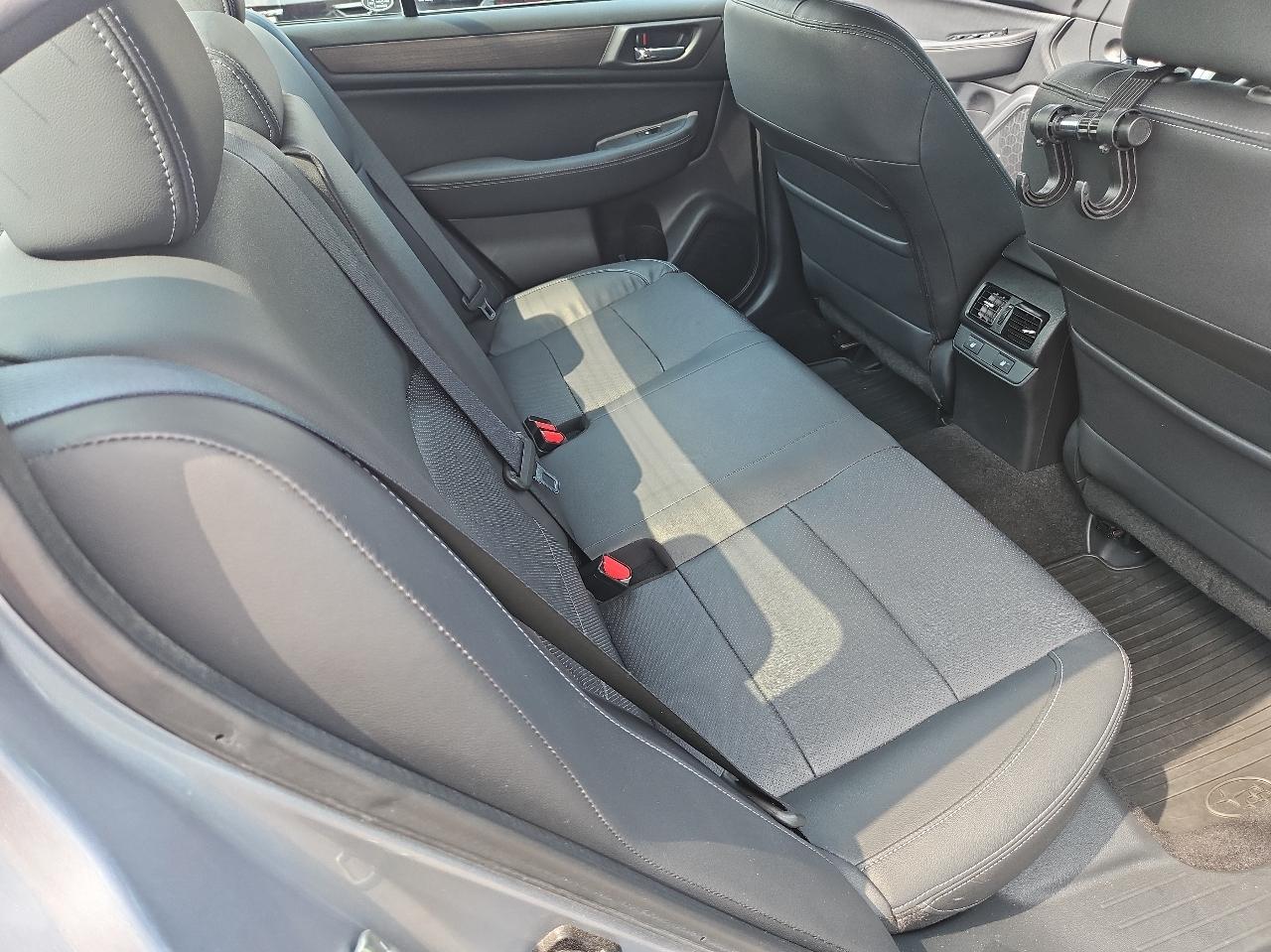 Subaru Legacy 4dr Sdn 2.5i Limited PZEV 2015