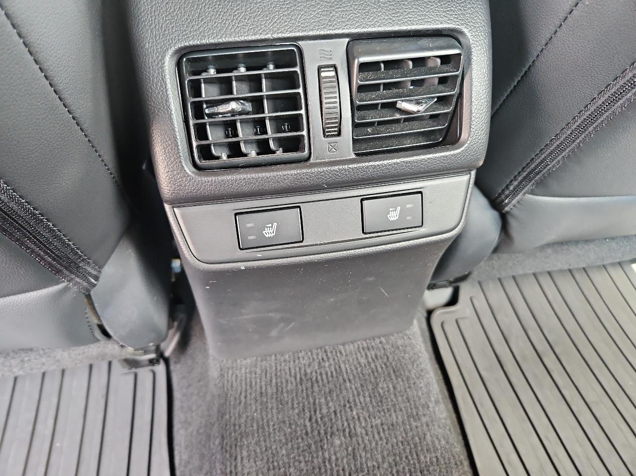 Subaru Legacy 4dr Sdn 2.5i Limited PZEV 2015