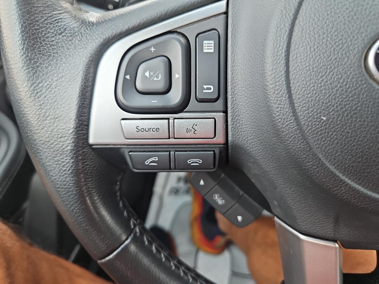 Subaru Legacy 4dr Sdn 2.5i Limited PZEV 2015