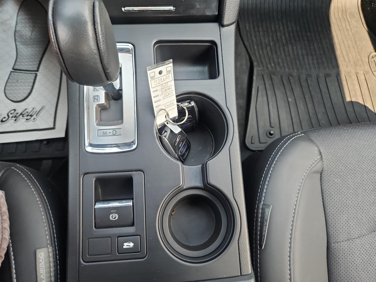 Subaru Legacy 4dr Sdn 2.5i Limited PZEV 2015