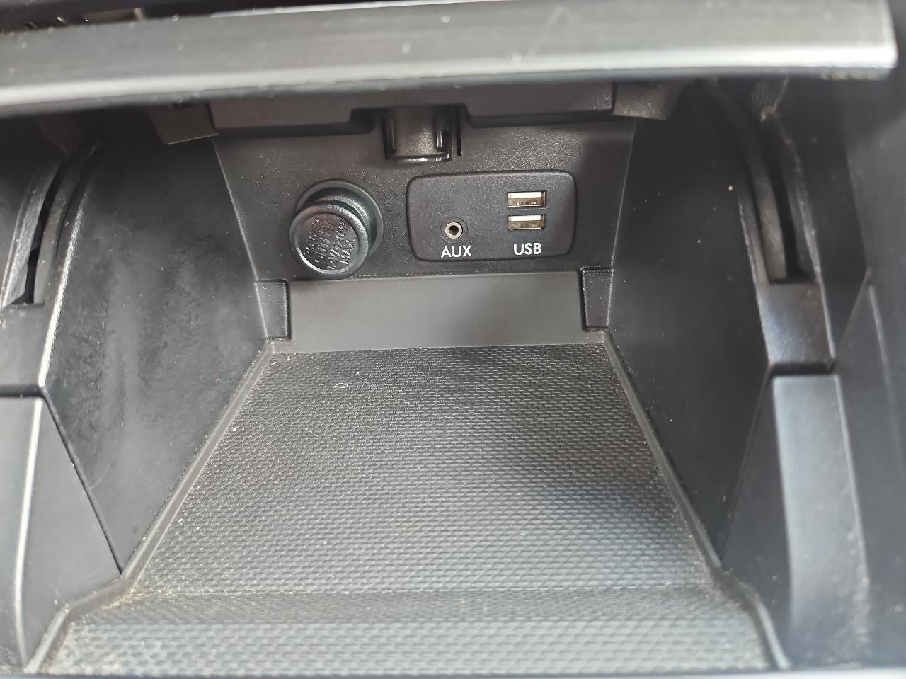 Subaru Legacy 4dr Sdn 2.5i Limited PZEV 2015