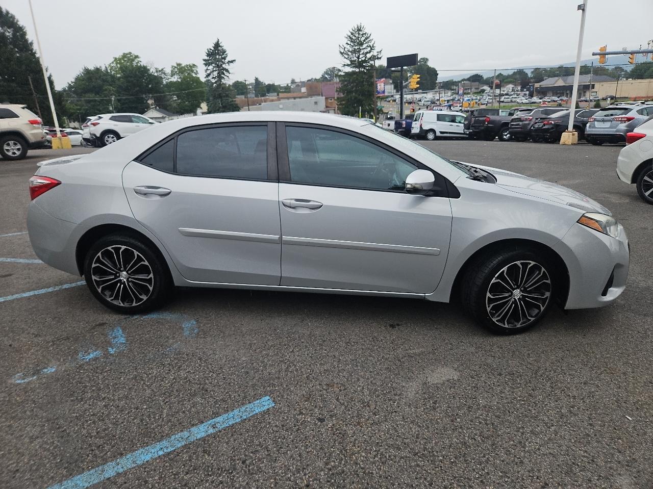 Toyota Corolla 4dr Sdn CVT S w/Special Edition Pkg (Natl) 2016