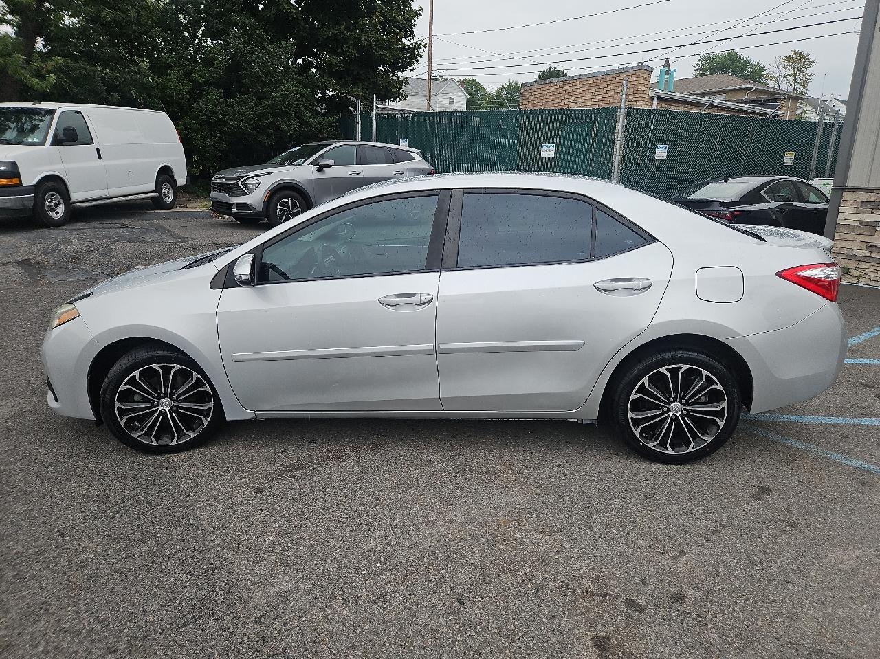 Toyota Corolla 4dr Sdn CVT S w/Special Edition Pkg (Natl) 2016