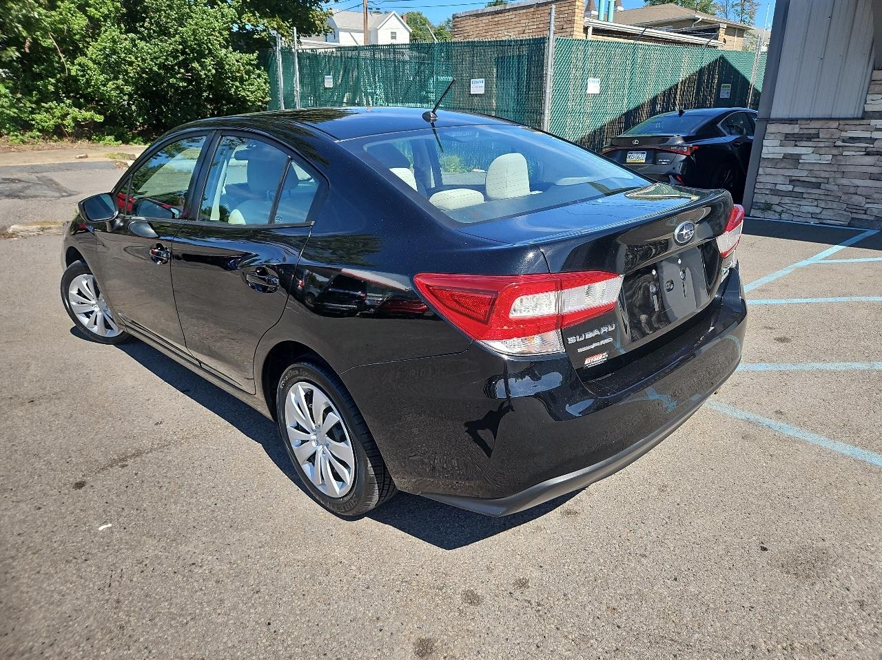 Subaru Impreza 2.0i 4-door Manual 2017