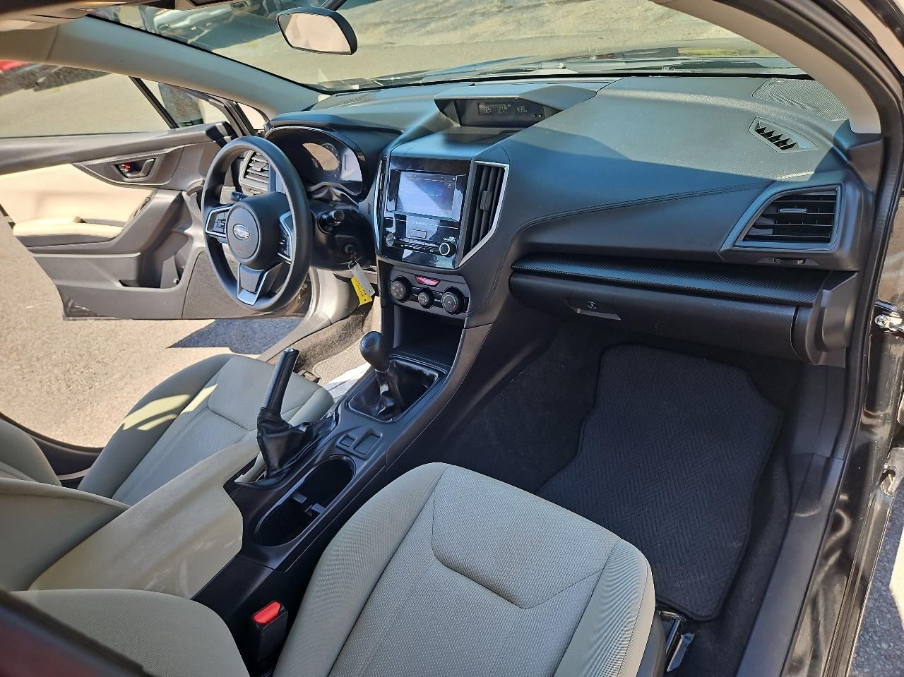 Subaru Impreza 2.0i 4-door Manual 2017