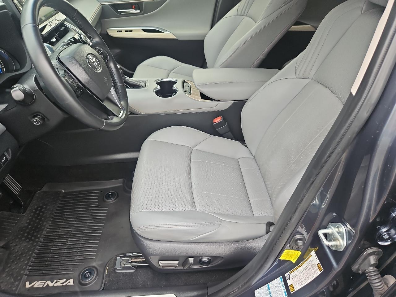 Toyota Venza Limited AWD (Natl) 2021
