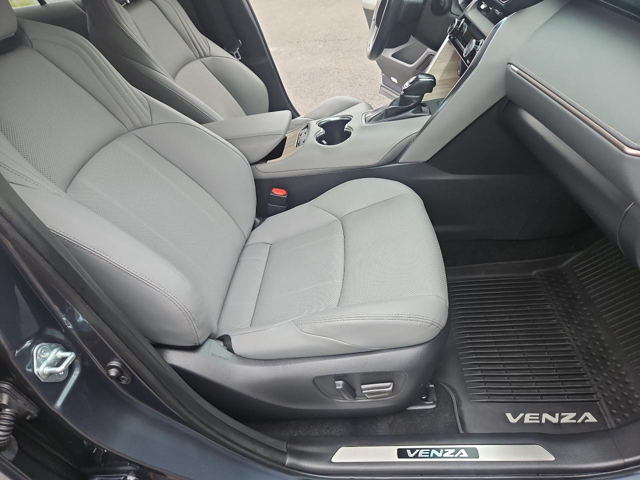Toyota Venza Limited AWD (Natl) 2021