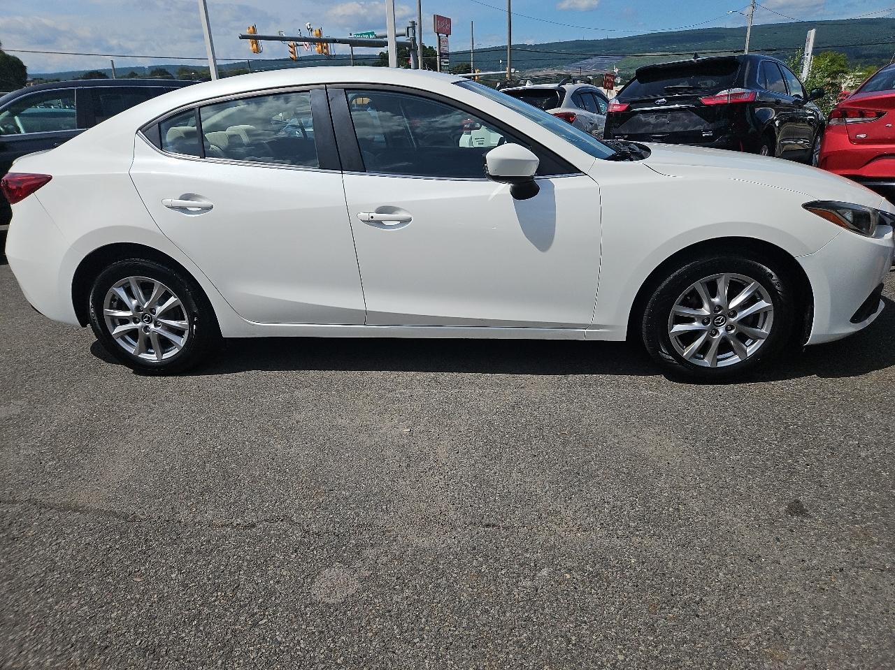 Mazda MAZDA3 4dr Sdn Auto i Touring 2016