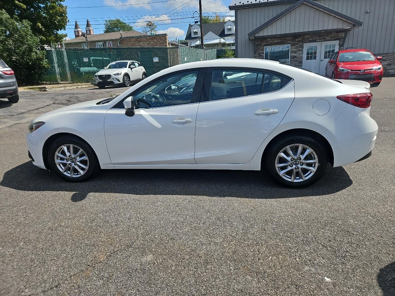 Mazda MAZDA3 4dr Sdn Auto i Touring 2016