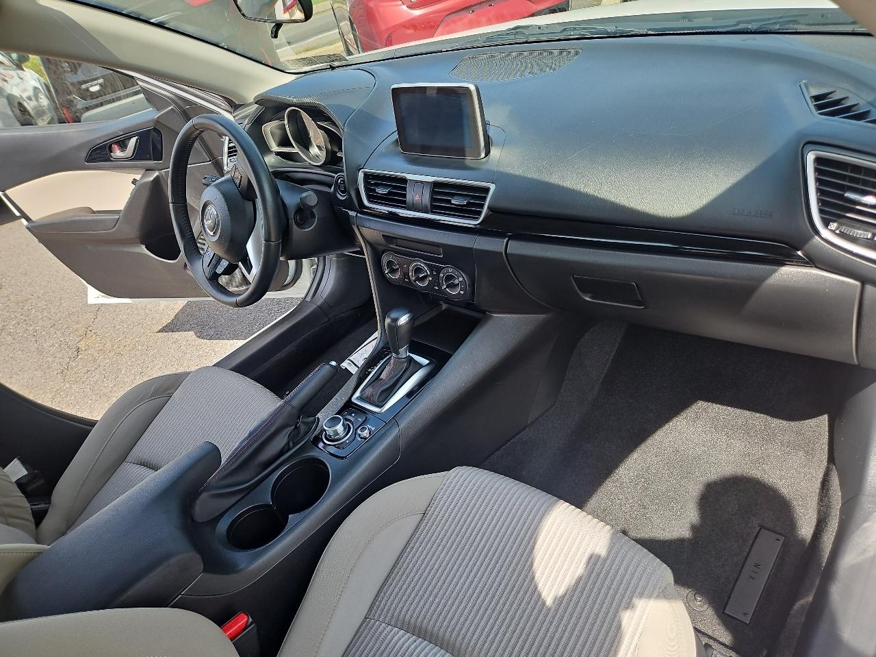 Mazda MAZDA3 4dr Sdn Auto i Touring 2016