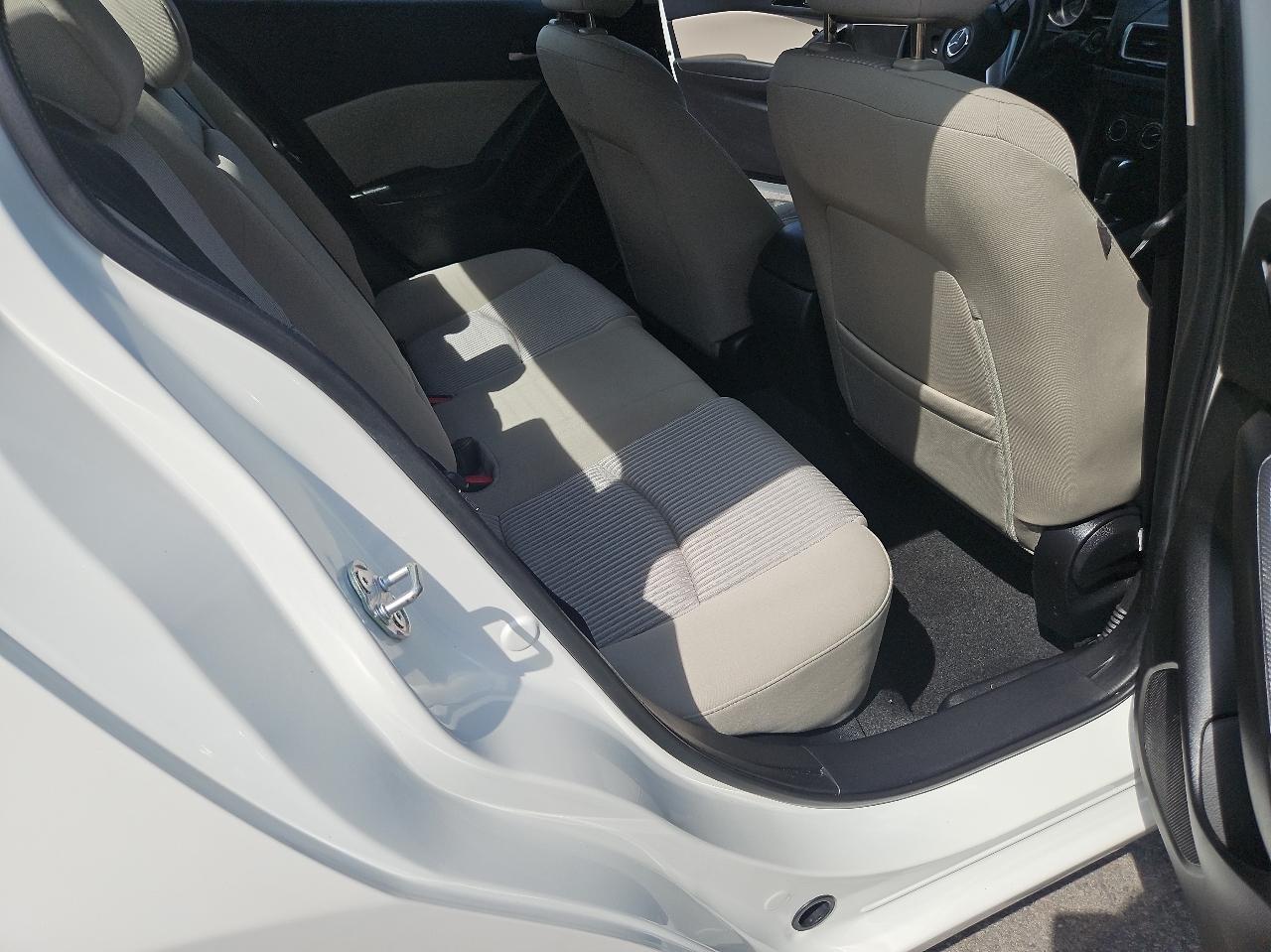 Mazda MAZDA3 4dr Sdn Auto i Touring 2016