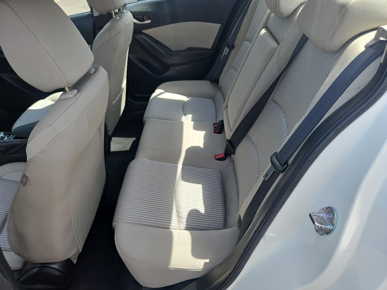 Mazda MAZDA3 4dr Sdn Auto i Touring 2016
