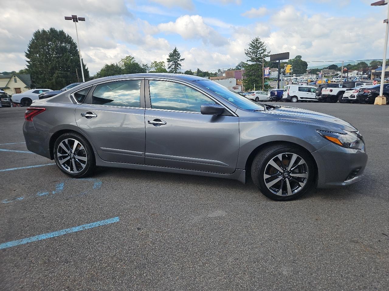 Nissan Altima 2.5 SR Sedan 2017