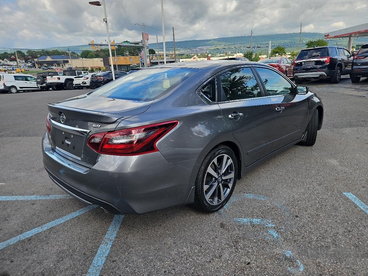 Nissan Altima 2.5 SR Sedan 2017