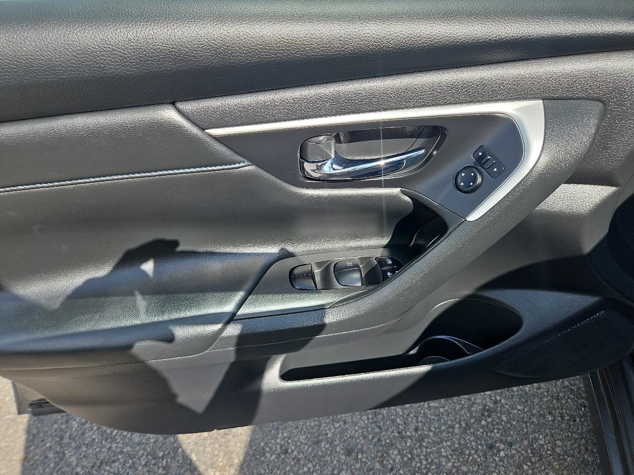 Nissan Altima 2.5 SR Sedan 2017