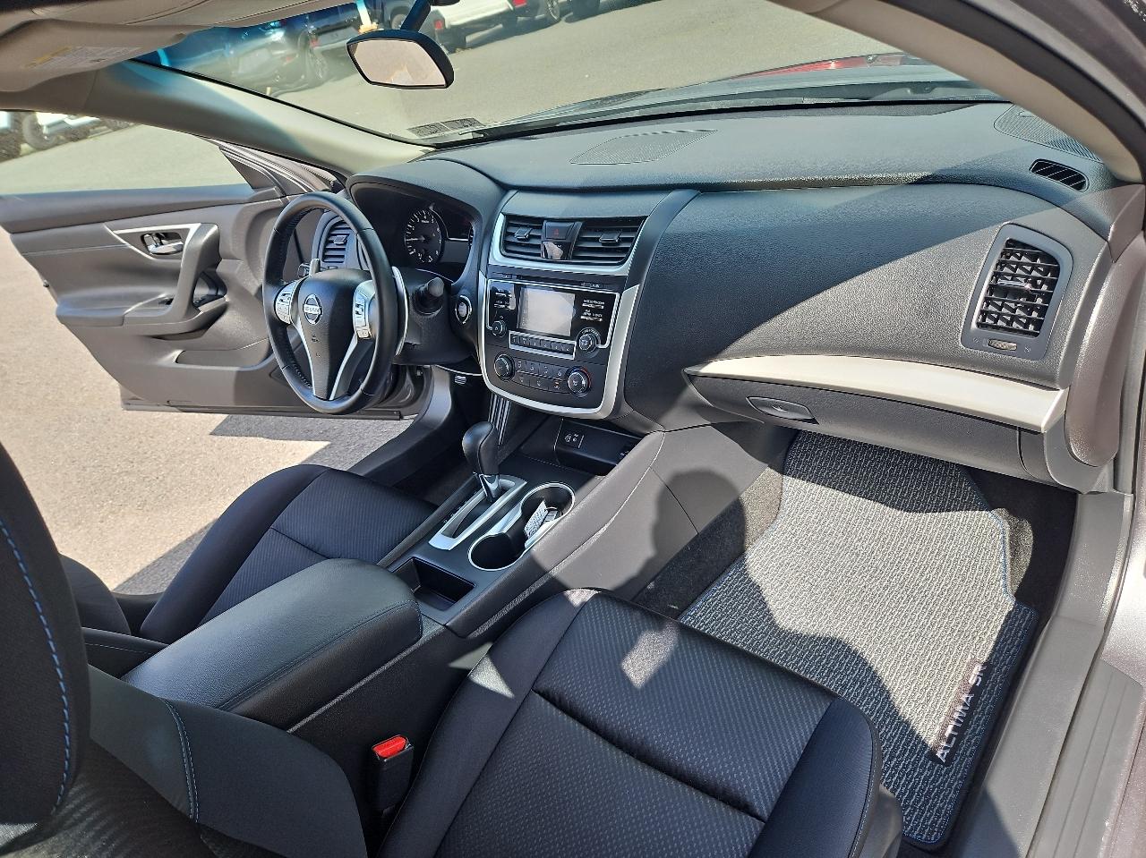 Nissan Altima 2.5 SR Sedan 2017