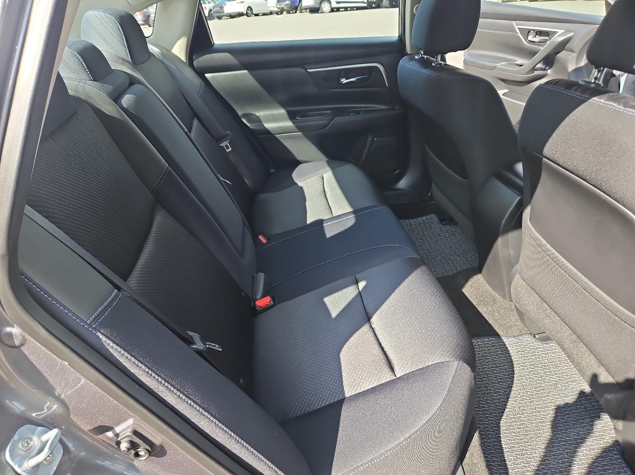 Nissan Altima 2.5 SR Sedan 2017