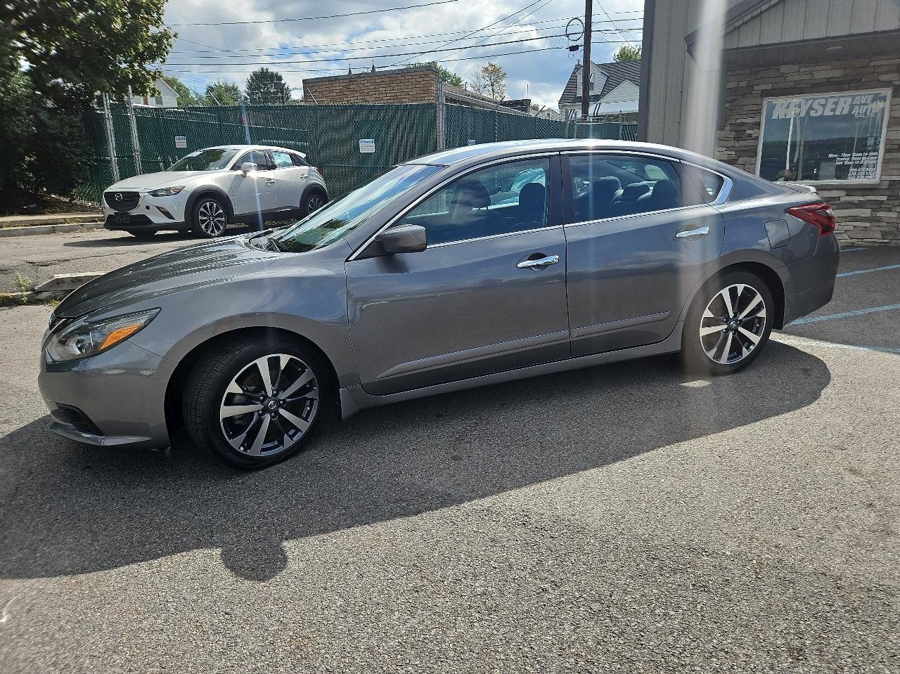 Nissan Altima 2.5 SR Sedan 2017