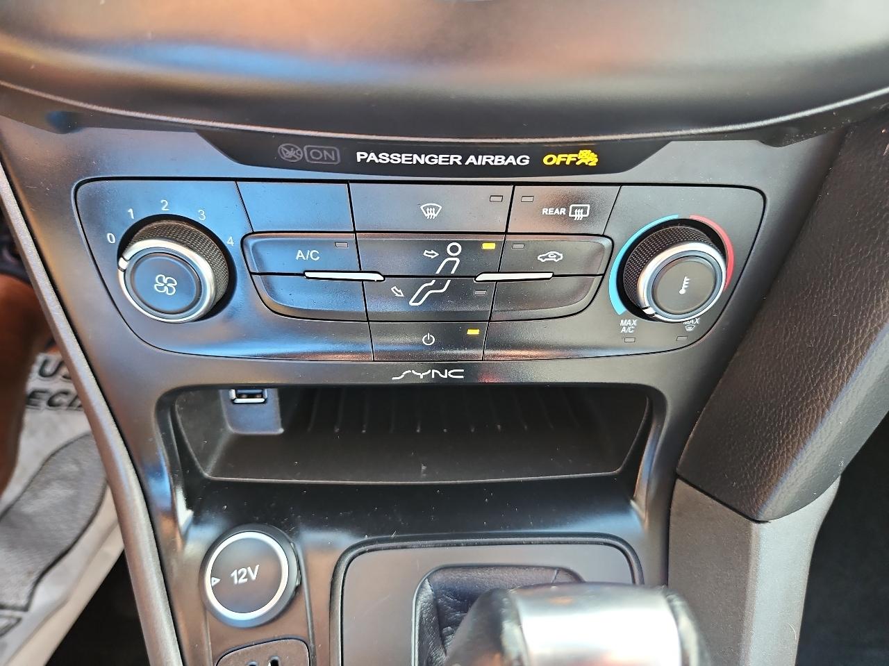 Ford Focus 5dr HB SE 2015