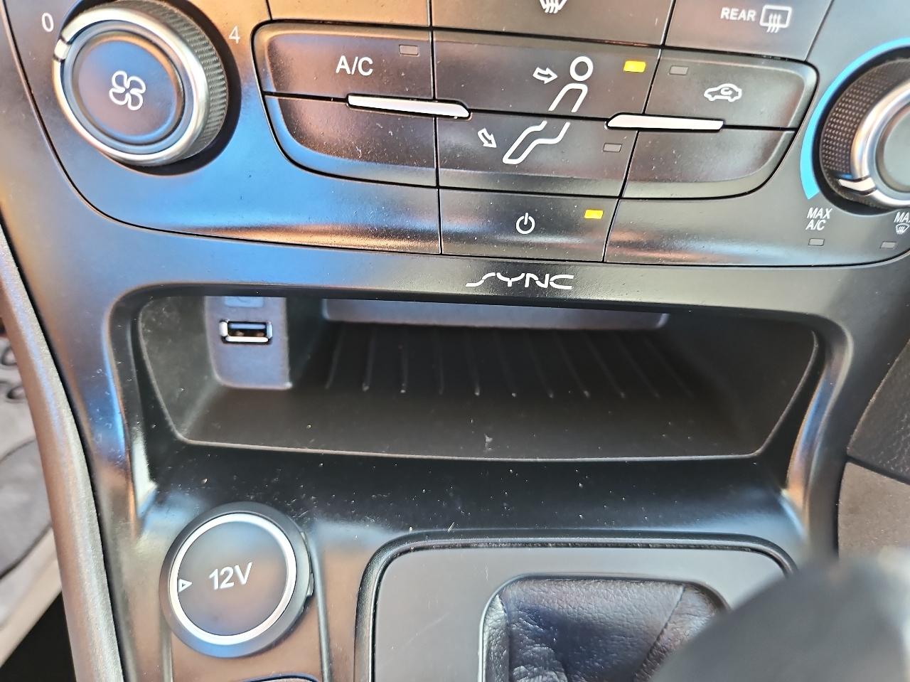 Ford Focus 5dr HB SE 2015